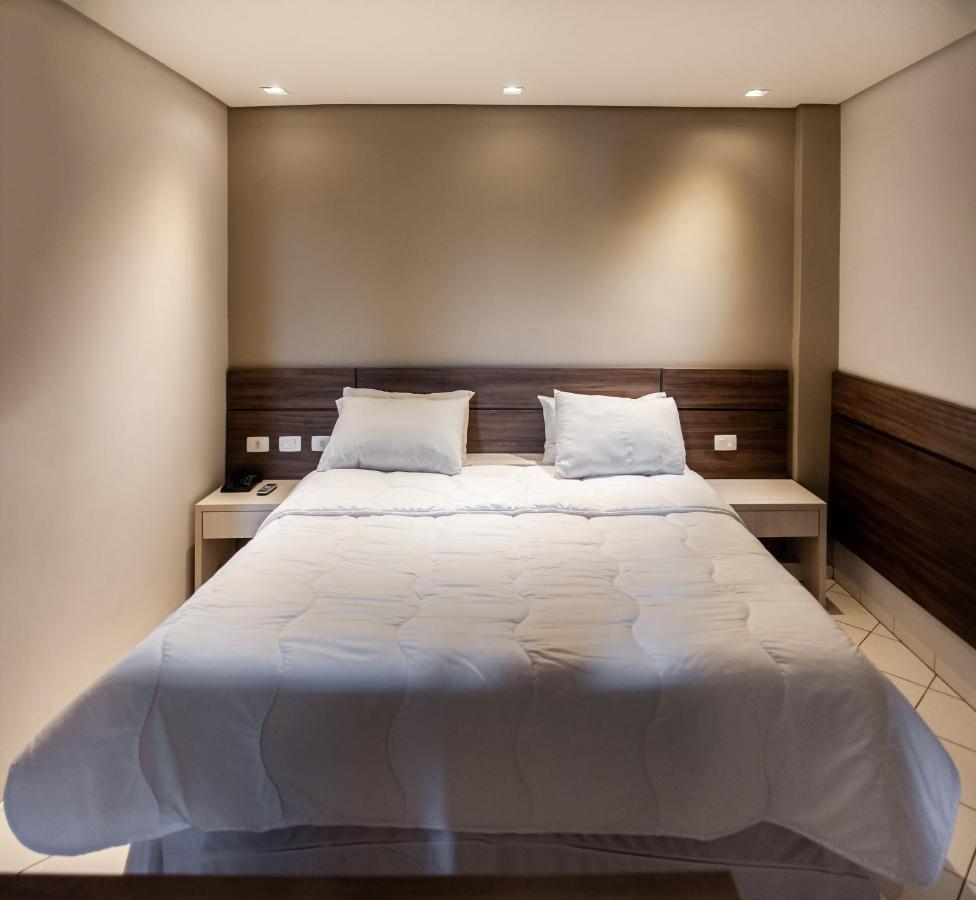 London Hotel 론드리나 외부 사진