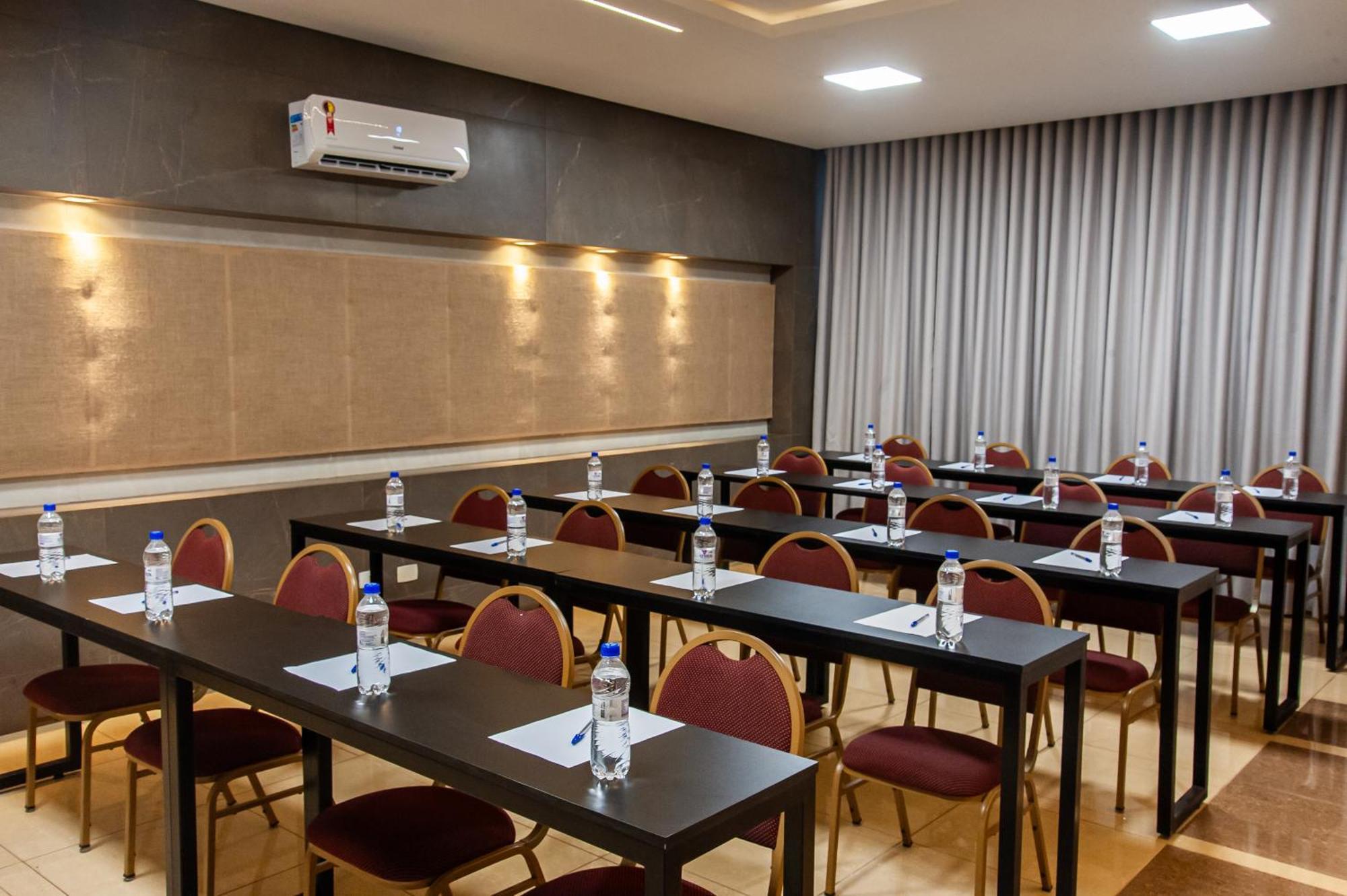 London Hotel 론드리나 외부 사진