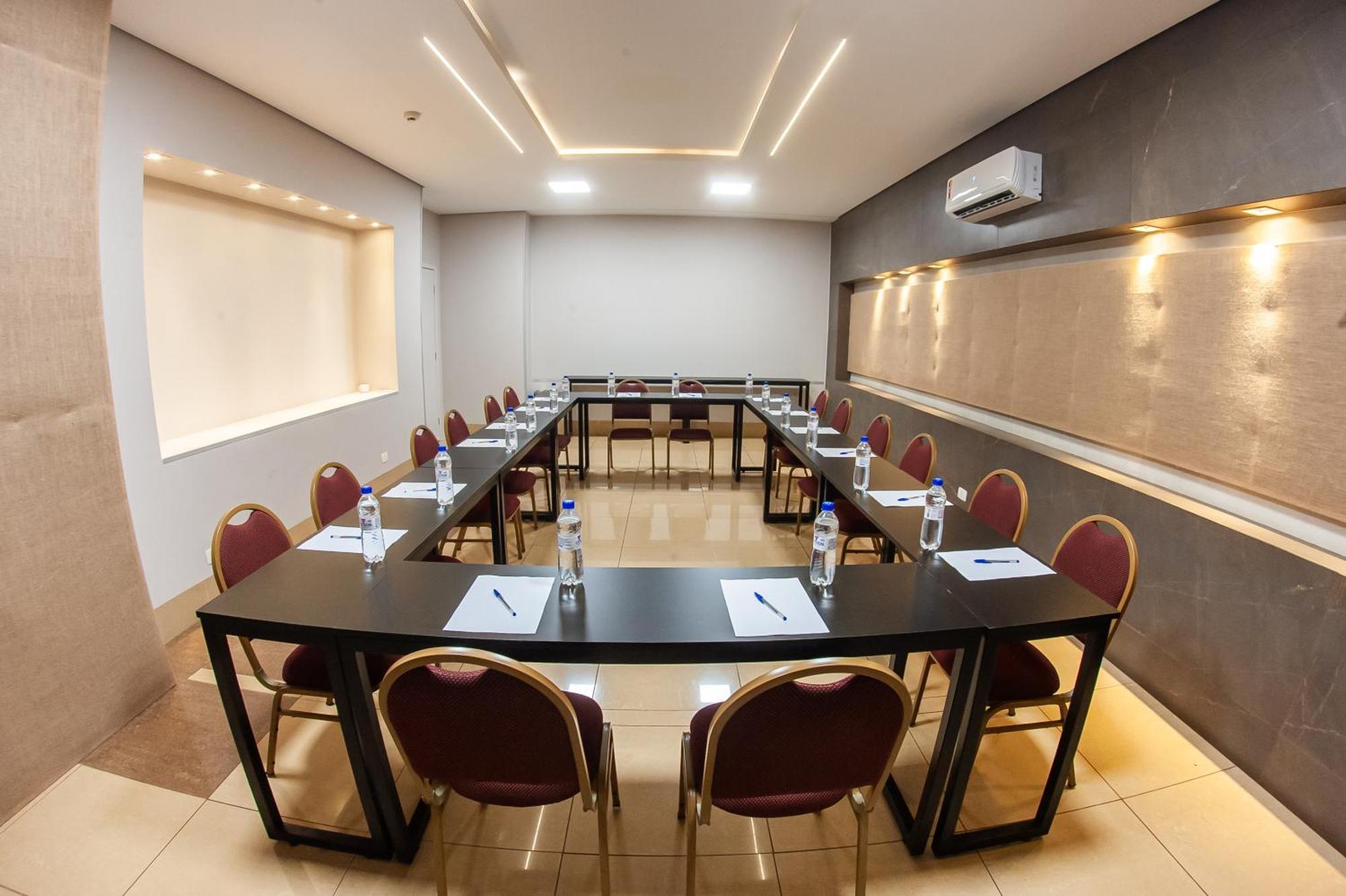 London Hotel 론드리나 외부 사진