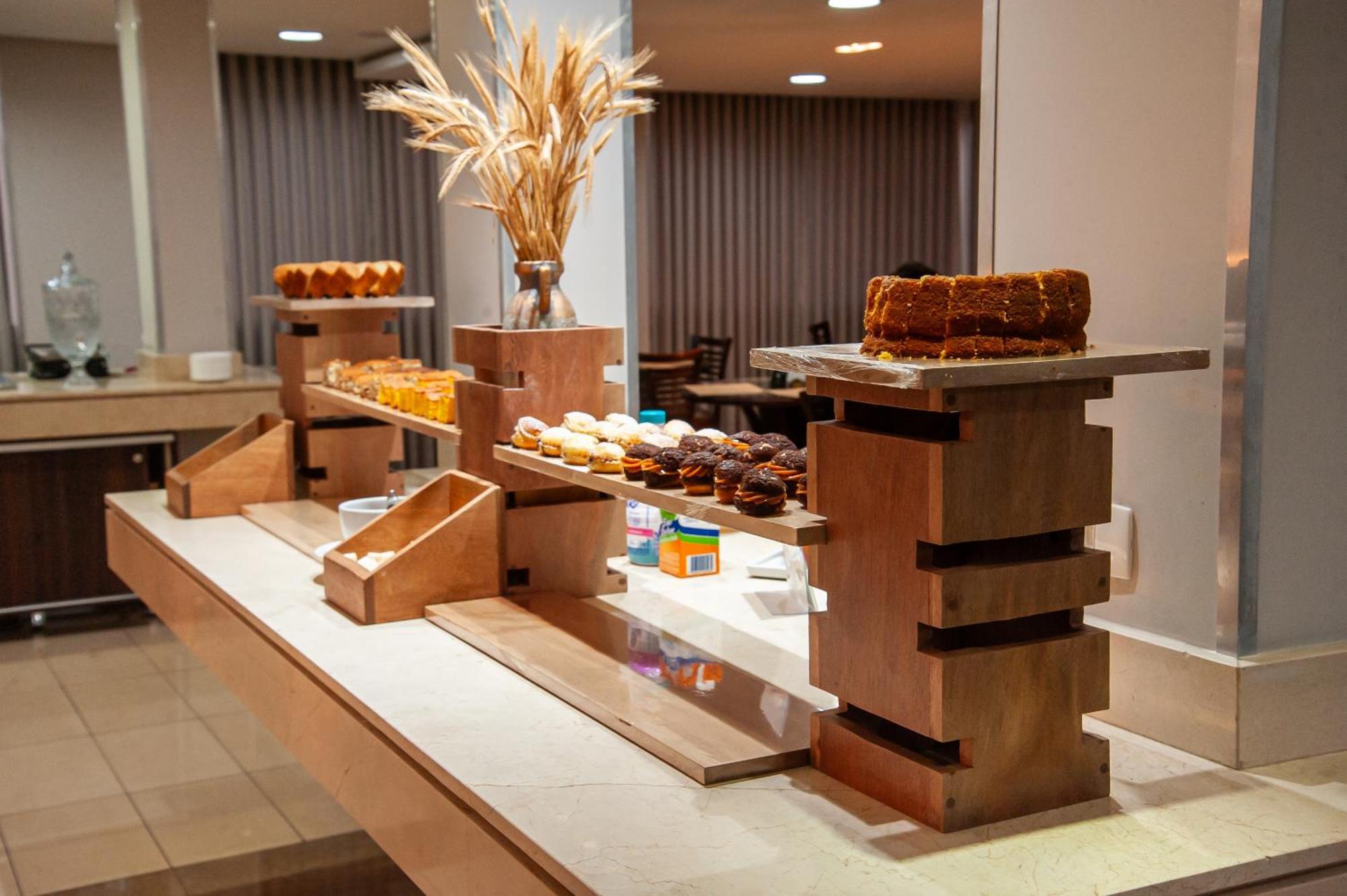 London Hotel 론드리나 외부 사진