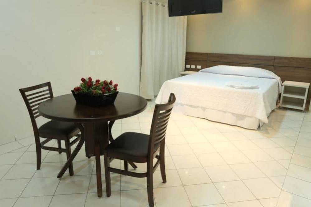 London Hotel 론드리나 외부 사진